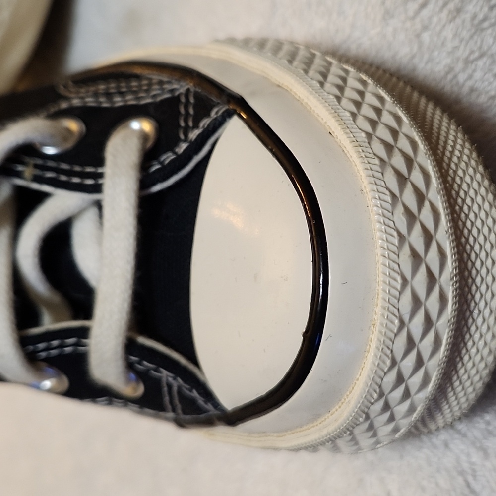 Converse - Picture 2 of 5
